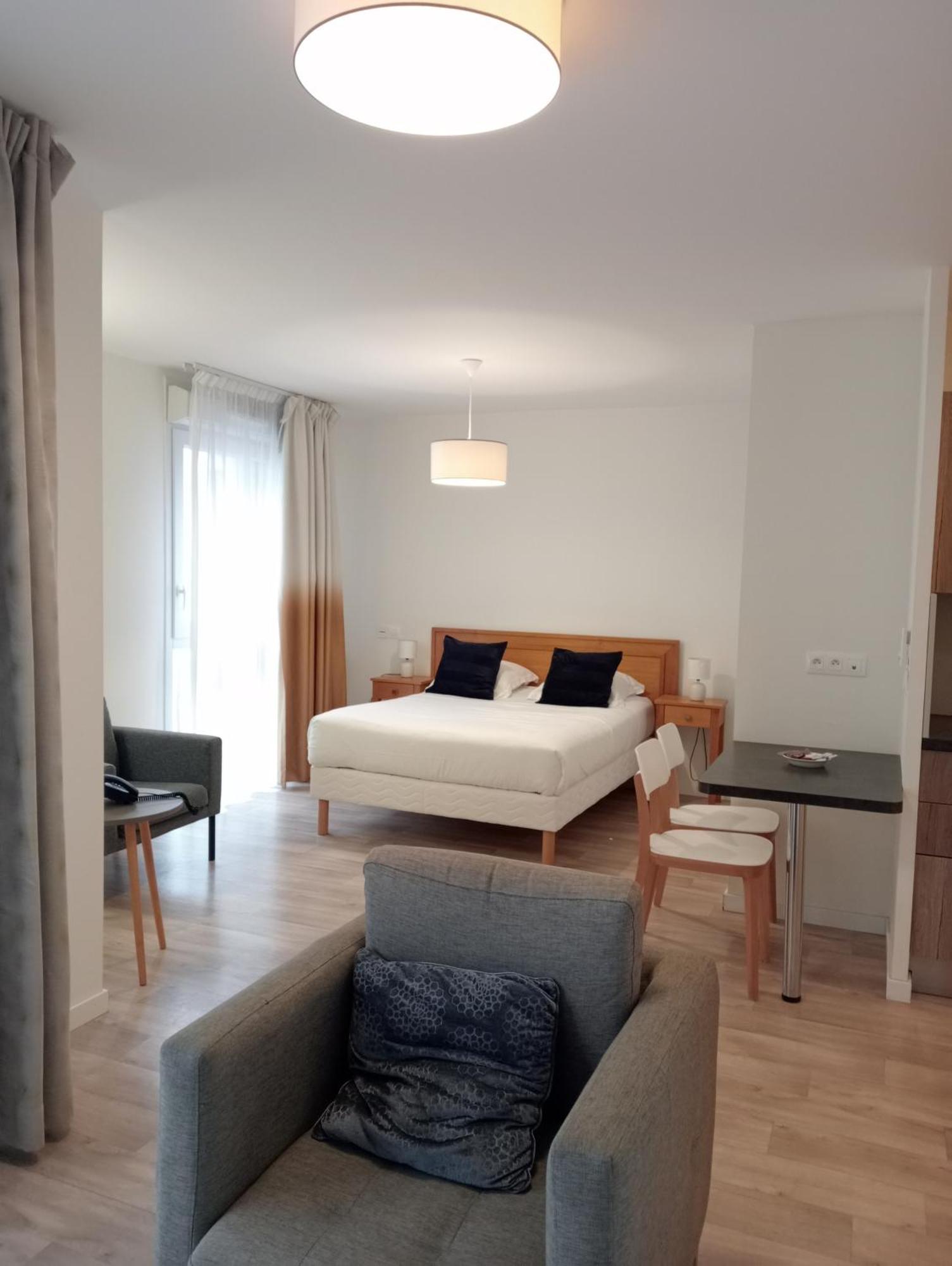 Rss Domitys - Le Fil De Soie Aparthotel Calais